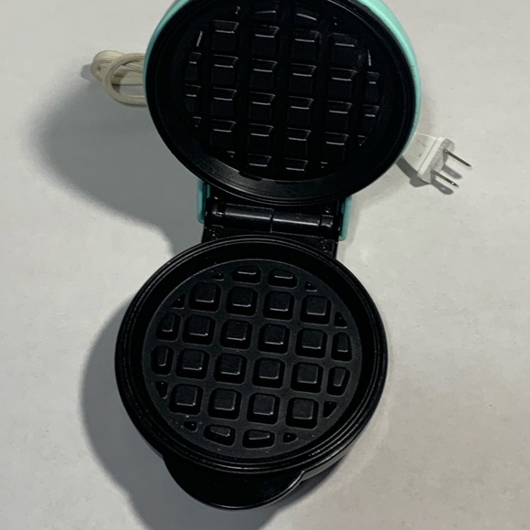 Mini Waffle Maker - Picture 2 of 2